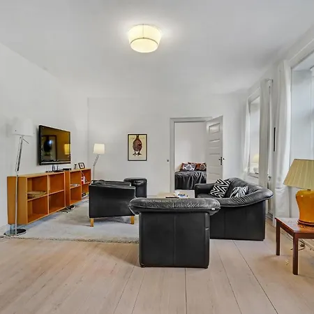 6 Bedroom Gorgeous In Σπίτι διακοπών *