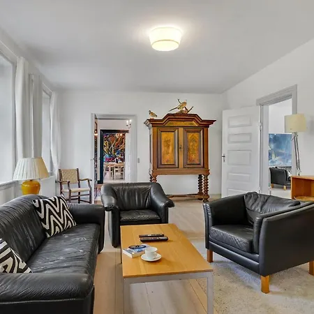 Feriehus 6 Bedroom Gorgeous In