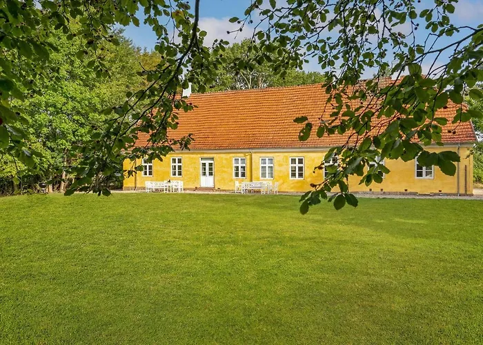 6 Bedroom Gorgeous In * Kvaerndrup