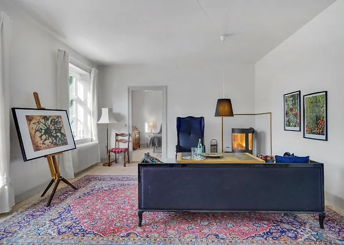 6 Bedroom Gorgeous In Feriehus *