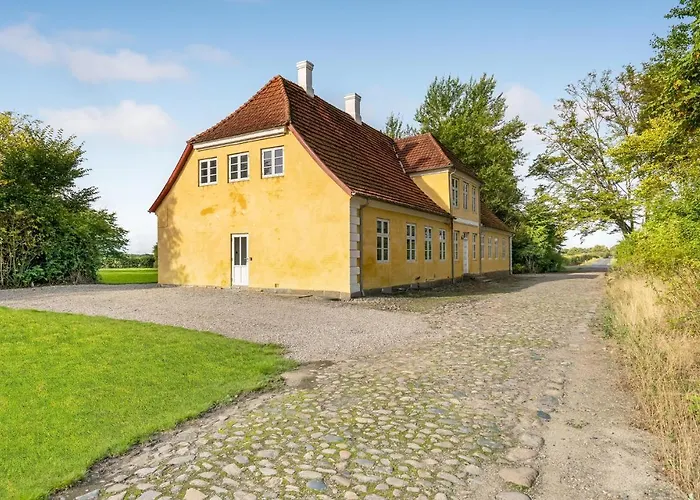 Feriehus 6 Bedroom Gorgeous In
